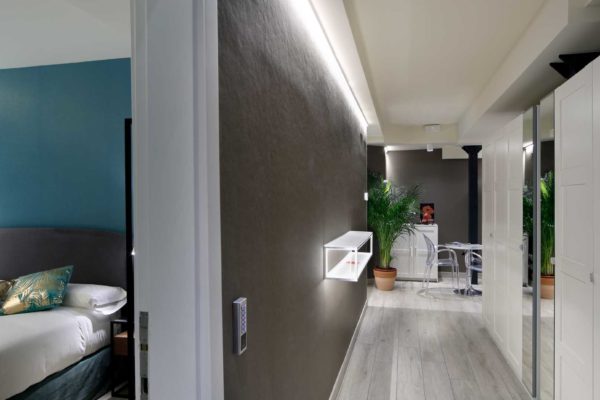 habitacion-y-pasillo-pension-plaza-nueva-bilbao habitacion-y-pasillo-pension-plaza-nueva-bilbao